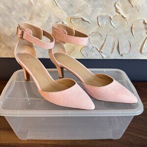 Dream Pairs Light Pink Faux Suede Kitten Heel with Strap – Size 7 - NWOT